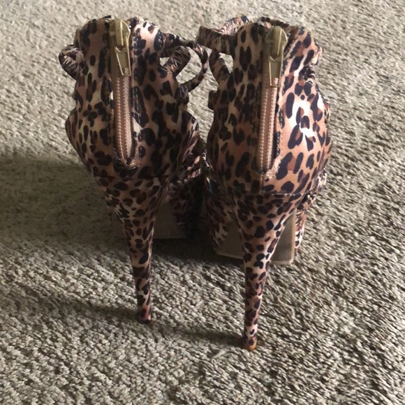 Leopard heel shoes - Picture 3 of 5
